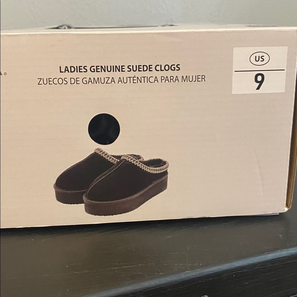 Clogs - Picture 9 of 11